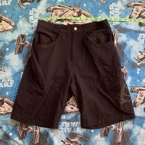 Pearl Izumi Men's Black Athletic Shorts size Medium